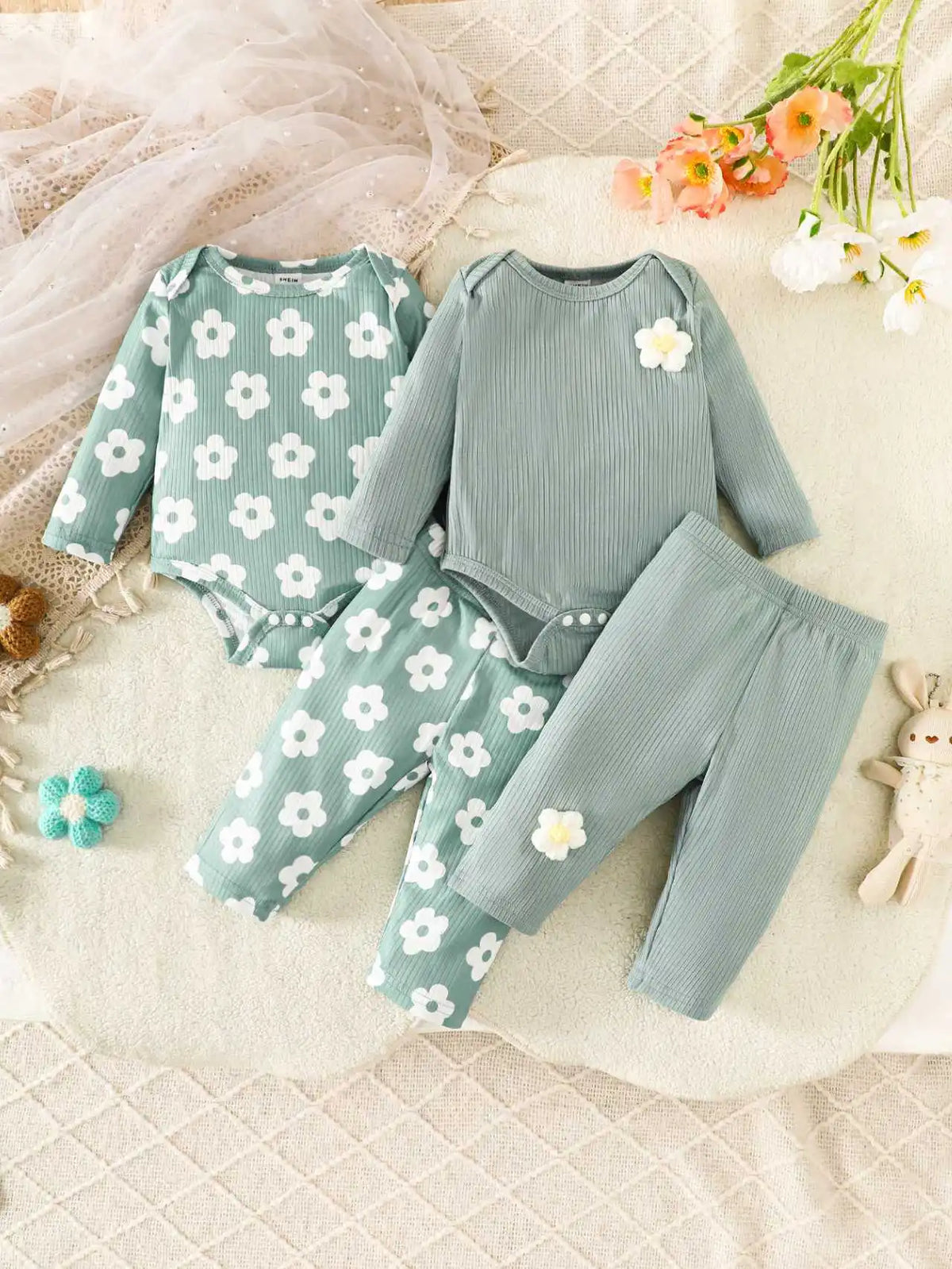 Baby girl green round-neck small floral long-sleeve romper and pants set plus full-body cute floral print long-sleeve romper and