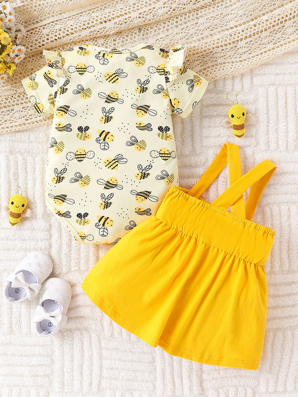 Baby Girl 2-Piece Set Cute Little Bee Full Print Round Neck Short-Sleeved Jumpsuit with Suspender Skirt Casual Summer Outfit