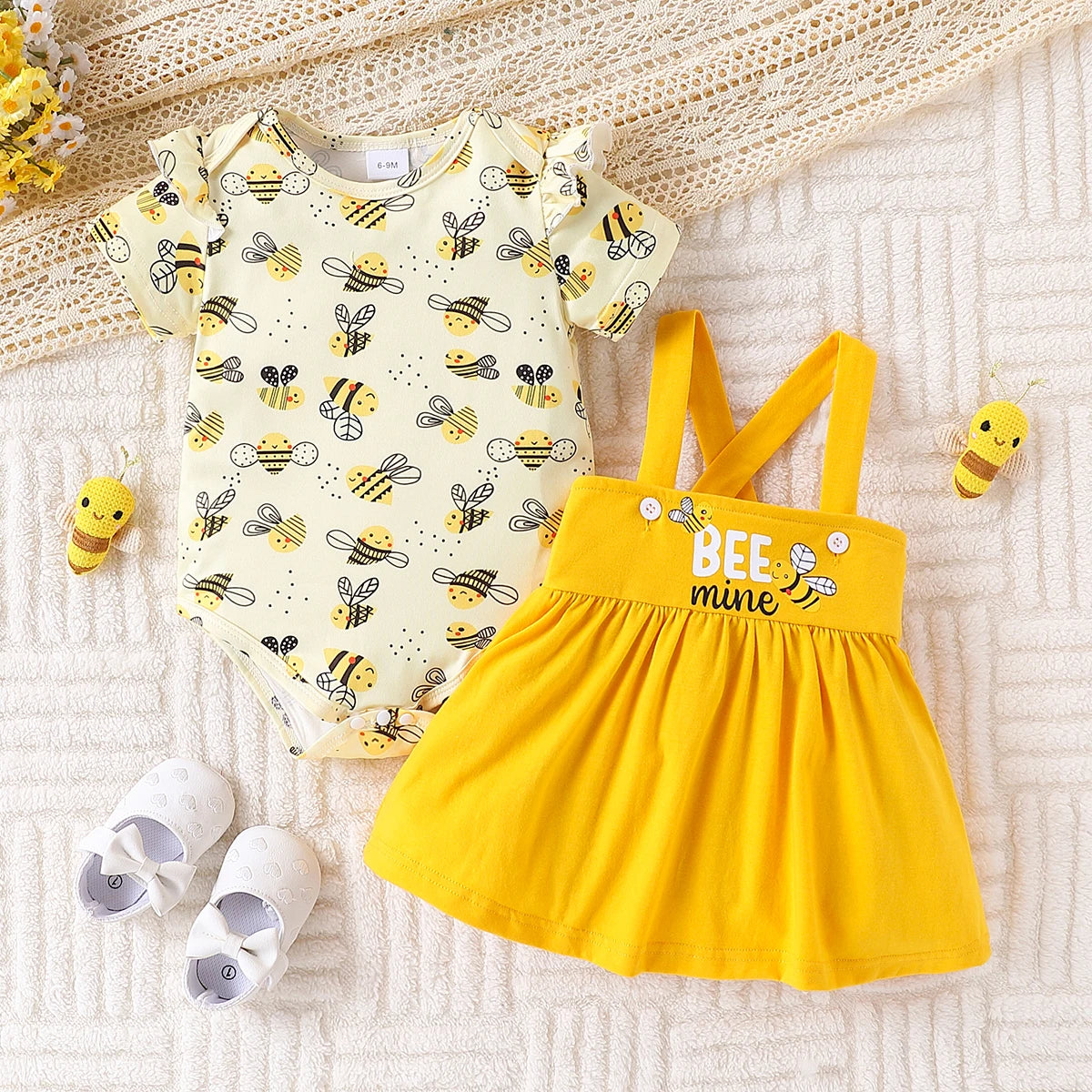 Baby Girl 2-Piece Set Cute Little Bee Full Print Round Neck Short-Sleeved Jumpsuit with Suspender Skirt Casual Summer Outfit